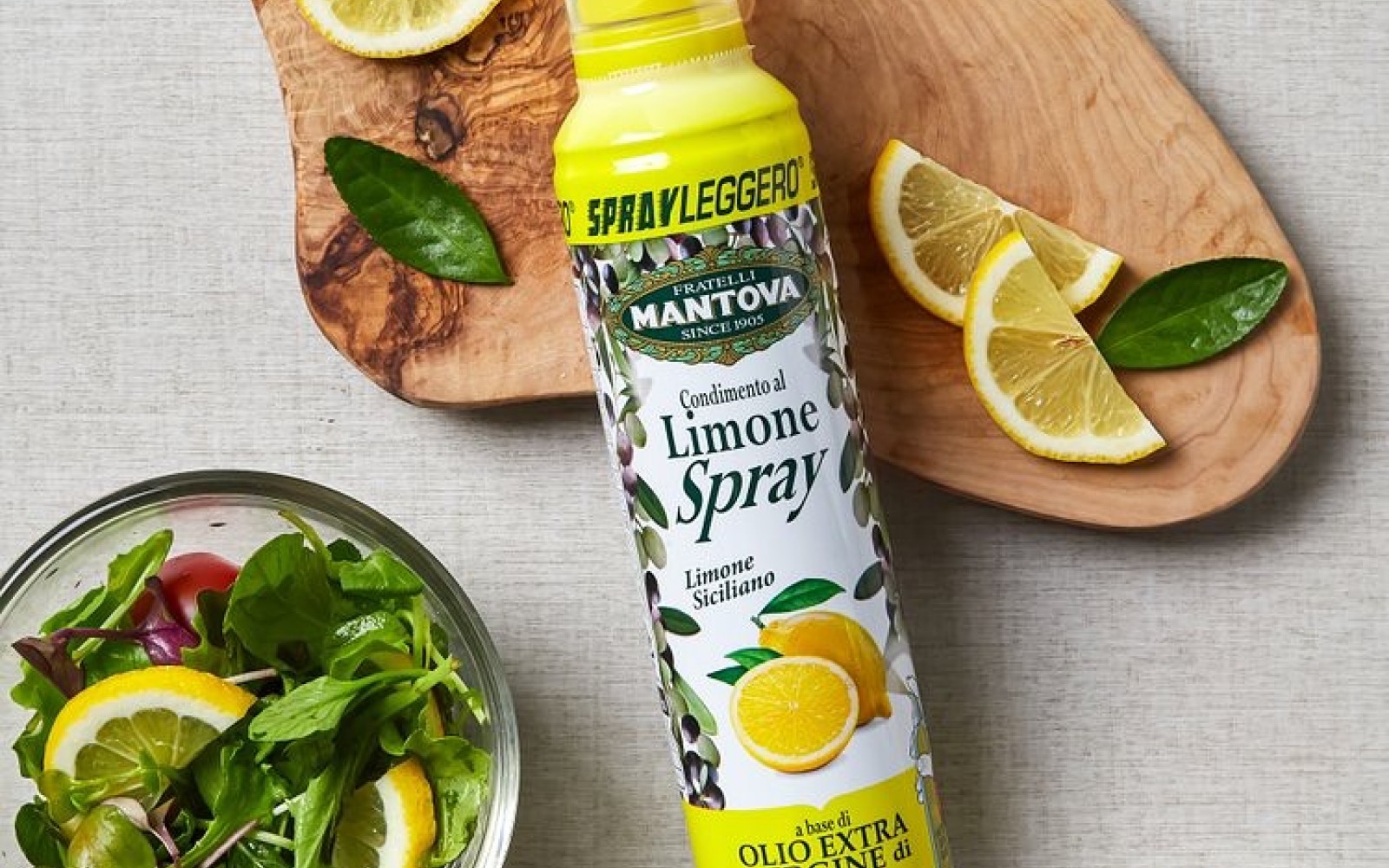 A Mantova citrom ízű olajspray egy könnyen használható fújható olaj, mely friss citrom ízt kölcsönöz az ételeknek